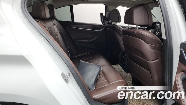 BMW 5 Series (G30) 530i xDrive Luxury Plus 2018 — фото 11