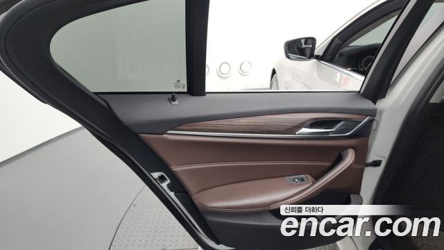 BMW 5 Series (G30) 530i xDrive Luxury Plus 2018 — фото 25