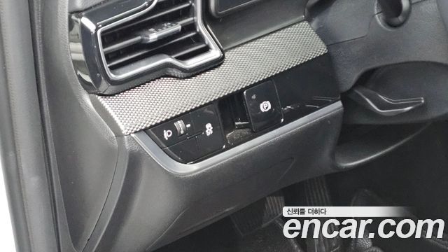Kia Sportage (V) LPG 2.0 2WD Prestige 2023 — фото 13