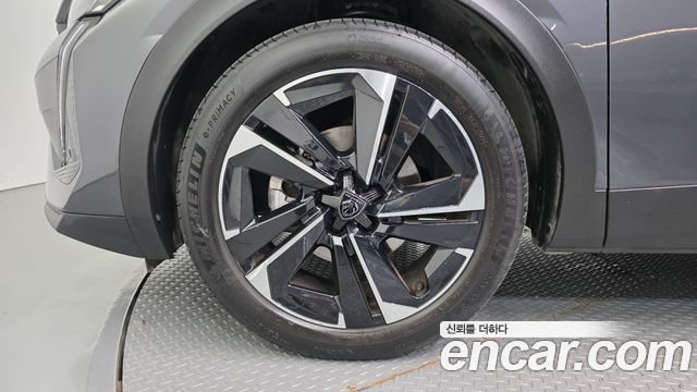 Peugeot 408 1.2 Pure Tech Allure 2023 — фото 5