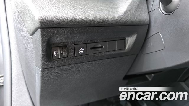 Peugeot 408 1.2 Pure Tech Allure 2023 — фото 13