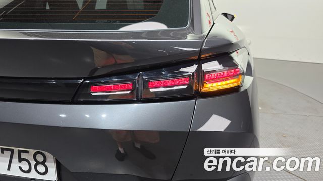 Peugeot 408 1.2 Pure Tech Allure 2023 — фото 23