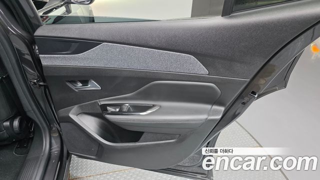 Peugeot 408 1.2 Pure Tech Allure 2023 — фото 25