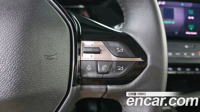 Peugeot 408 1.2 Pure Tech Allure 2023 — фото 28