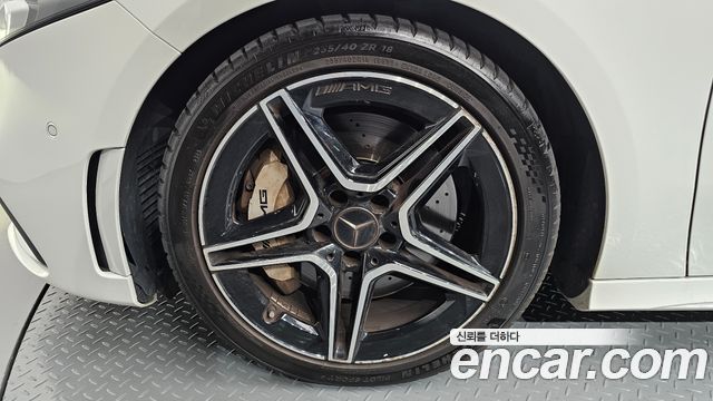 Mercedes-Benz A-Class (W177) AMG A35 4MATIC Sedan 2021 — фото 5