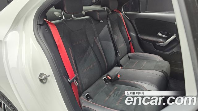Mercedes-Benz A-Class (W177) AMG A35 4MATIC Sedan 2021 — фото 11