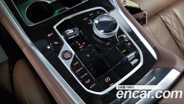 BMW X6 (G06) xDrive40i M Sport 2024 — фото 9