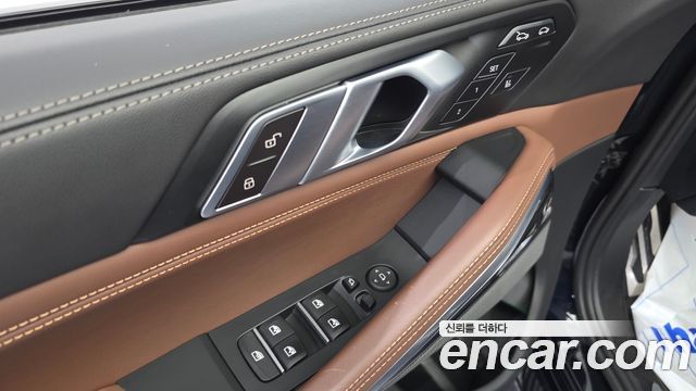 BMW X6 (G06) xDrive40i M Sport 2024 — фото 13