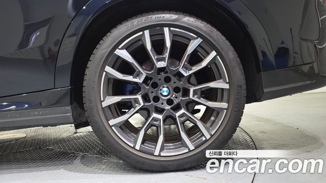 BMW X6 (G06) xDrive40i M Sport 2024 — фото 21