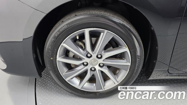 Lexus ES300h Supreme XV60 2018 — фото 5