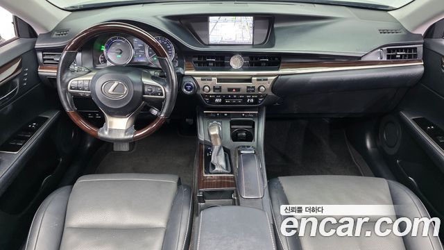 Lexus ES300h Supreme XV60 2018 — фото 7