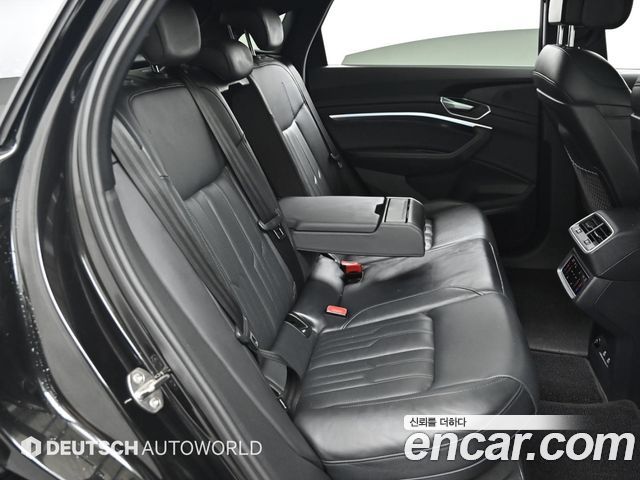 Audi e-tron 55 Quattro Sportback 2022 — фото 16