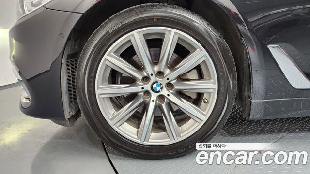 BMW 5 Series (G30) 520i Luxury 2019 — фото 5