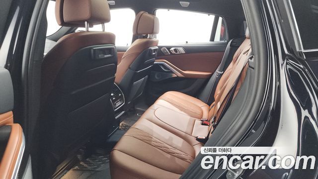 BMW X6 (G06) M50i 2023 — фото 15