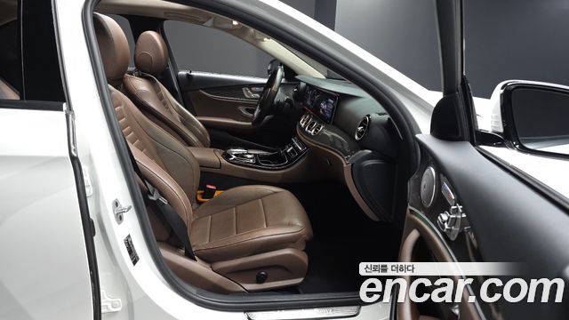 Mercedes-Benz E-Class (W213) E300 4MATIC AMG Line 2020 — фото 12