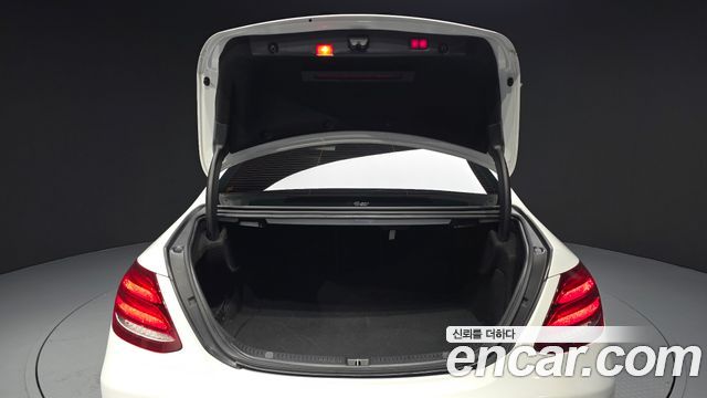 Mercedes-Benz E-Class (W213) E300 4MATIC AMG Line 2020 — фото 19