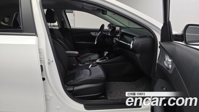 Kia K3 (II) 1.6 Prestige 2022 — фото 12