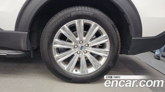Ford Explorer (VI) 2.3 LimIted 4WD 2021 — фото 27
