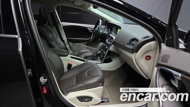 Volvo V40 T5 2nd 2016 — фото 11
