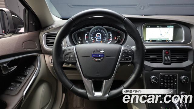 Volvo V40 T5 2nd 2016 — фото 13