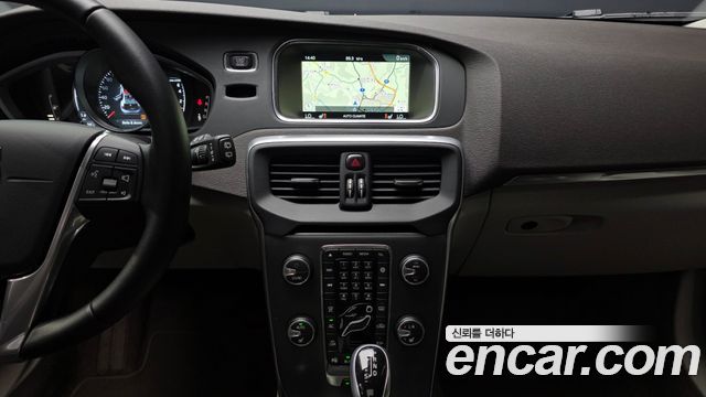 Volvo V40 T5 2nd 2016 — фото 14