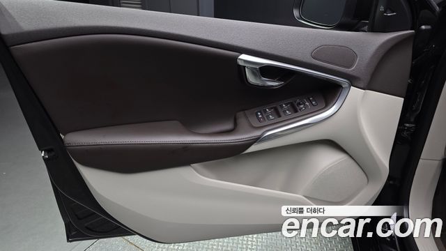 Volvo V40 T5 2nd 2016 — фото 24