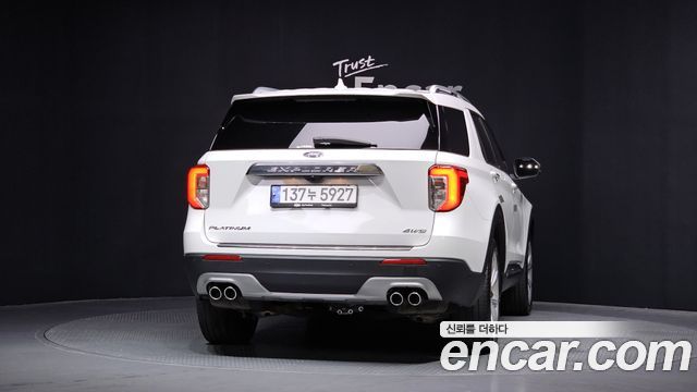 Ford Explorer (VI) 3.0 Platinum 4WD 2022 — фото 4
