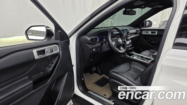 Ford Explorer (VI) 3.0 Platinum 4WD 2022 — фото 10