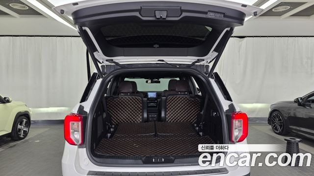 Ford Explorer (VI) 3.0 Platinum 4WD 2022 — фото 20