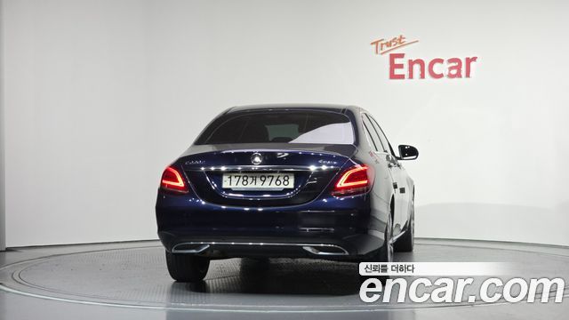 Mercedes-Benz C-Class (W205) C220 d 4MATIC 2020 — фото 4