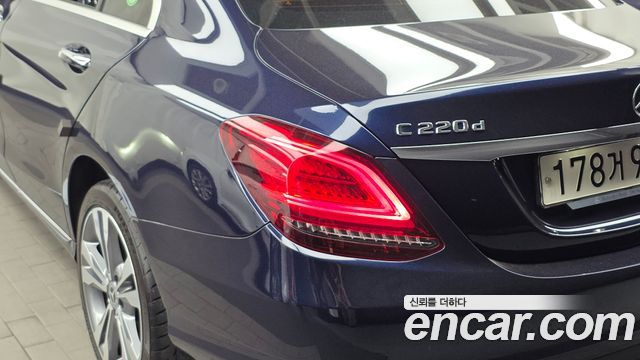 Mercedes-Benz C-Class (W205) C220 d 4MATIC 2020 — фото 23