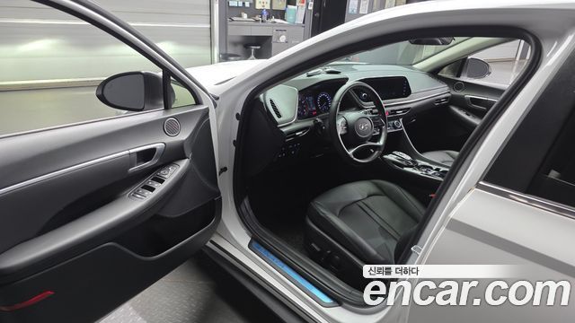 Hyundai Sonata (DN8) 2.0 Premium Family 2021 — фото 10