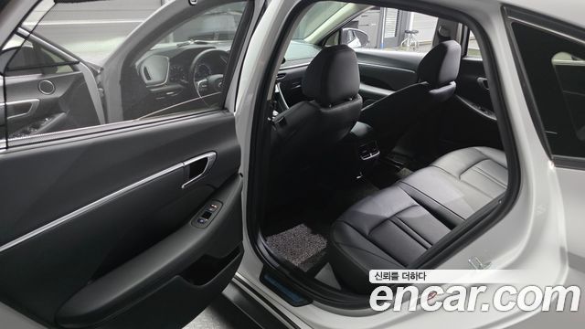 Hyundai Sonata (DN8) 2.0 Premium Family 2021 — фото 11