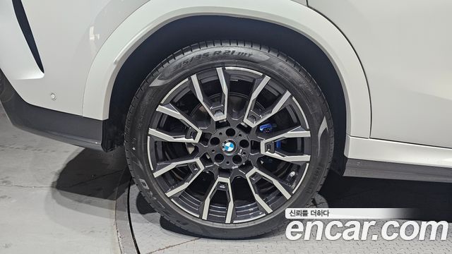 BMW X6 (G06) xDrive40i M Sport 2024 — фото 5