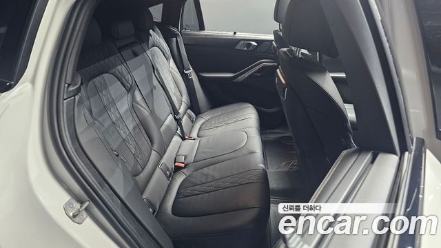 BMW X6 (G06) xDrive40i M Sport 2024 — фото 11