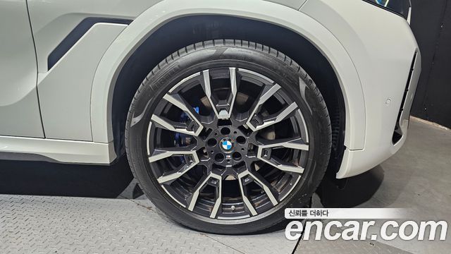 BMW X6 (G06) xDrive40i M Sport 2024 — фото 21
