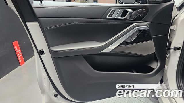 BMW X6 (G06) xDrive40i M Sport 2024 — фото 24