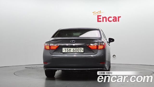 Lexus ES300h Supreme XV60 2013 — фото 4
