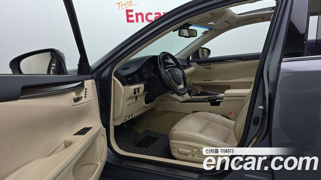 Lexus ES300h Supreme XV60 2013 — фото 10
