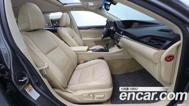 Lexus ES300h Supreme XV60 2013 — фото 15
