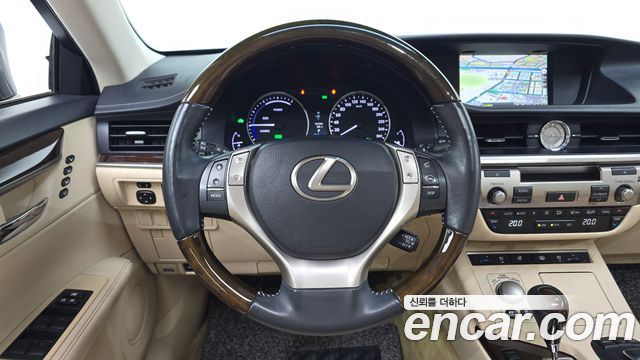 Lexus ES300h Supreme XV60 2013 — фото 17