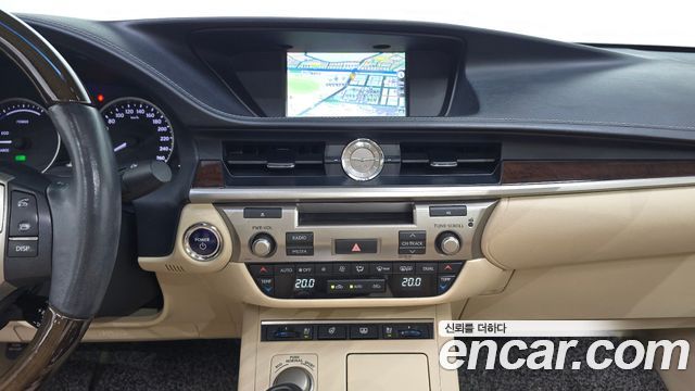 Lexus ES300h Supreme XV60 2013 — фото 18