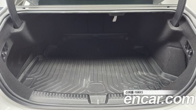 Mercedes-Benz E-Class (W214) E300 4MATIC AMG Line 2024 — фото 20