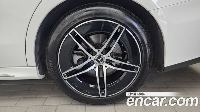 Mercedes-Benz E-Class (W214) E300 4MATIC AMG Line 2024 — фото 21