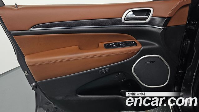 Jeep Grand Cherokee 3.6 Summit WK2 2020 — фото 24