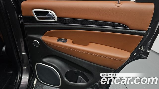 Jeep Grand Cherokee 3.6 Summit WK2 2020 — фото 25