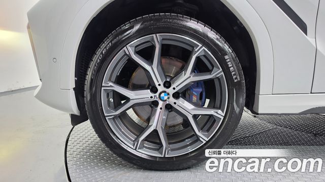 BMW X6 (G06) xDrive40i M Sport 2021 — фото 5