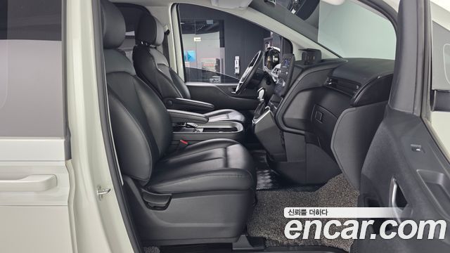 Hyundai Staria L3.5 Cargo 5-Seater Modern 2022 — фото 11
