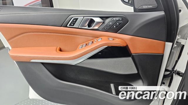 BMW X7 (G07) xDrive 40i M Sport 6STR 2024 — фото 24