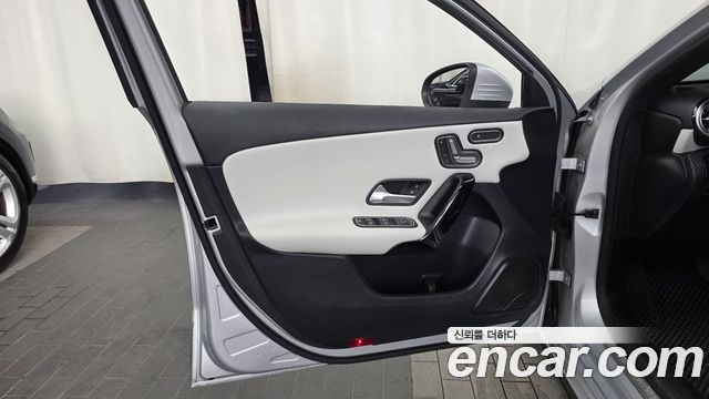 Mercedes-Benz A-Class (W177) A220 Hatchback 2019 — фото 24